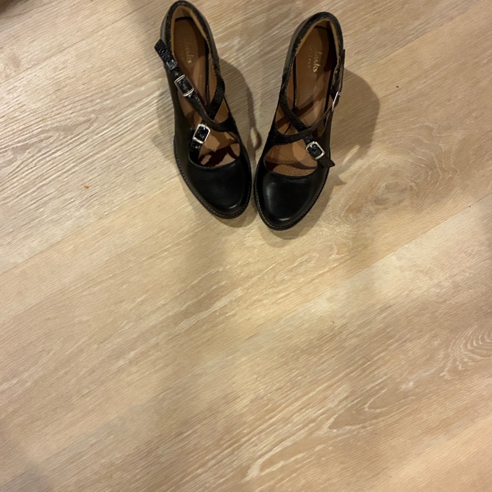 Clarks Black Mary Jane Heels - Picture 3 of 6